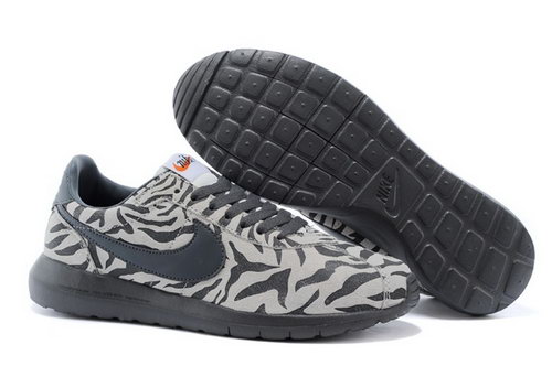 Nike Roshe Run Mens Shoes Gray Black Special New Zealand
